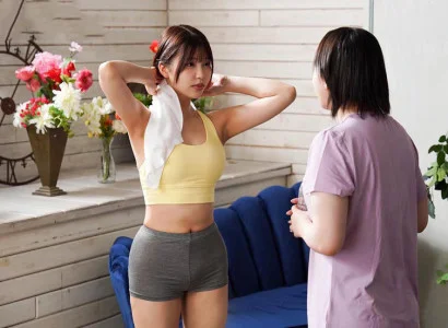 Em gái xinh đẹp đi tập yoga rồi bị nện