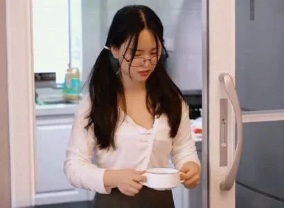 Người quen trong xóm với gái gọi nện