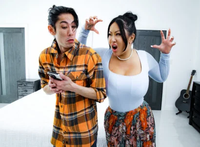 Thằng con trai khiến mẹ kế xăm trổ hàng múp lên đỉnh