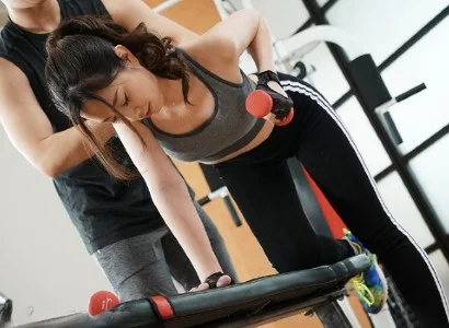 Anh PT số hưởng với người phụ nữ thiếu thốn tình dục chén nhau ngấu nghiến